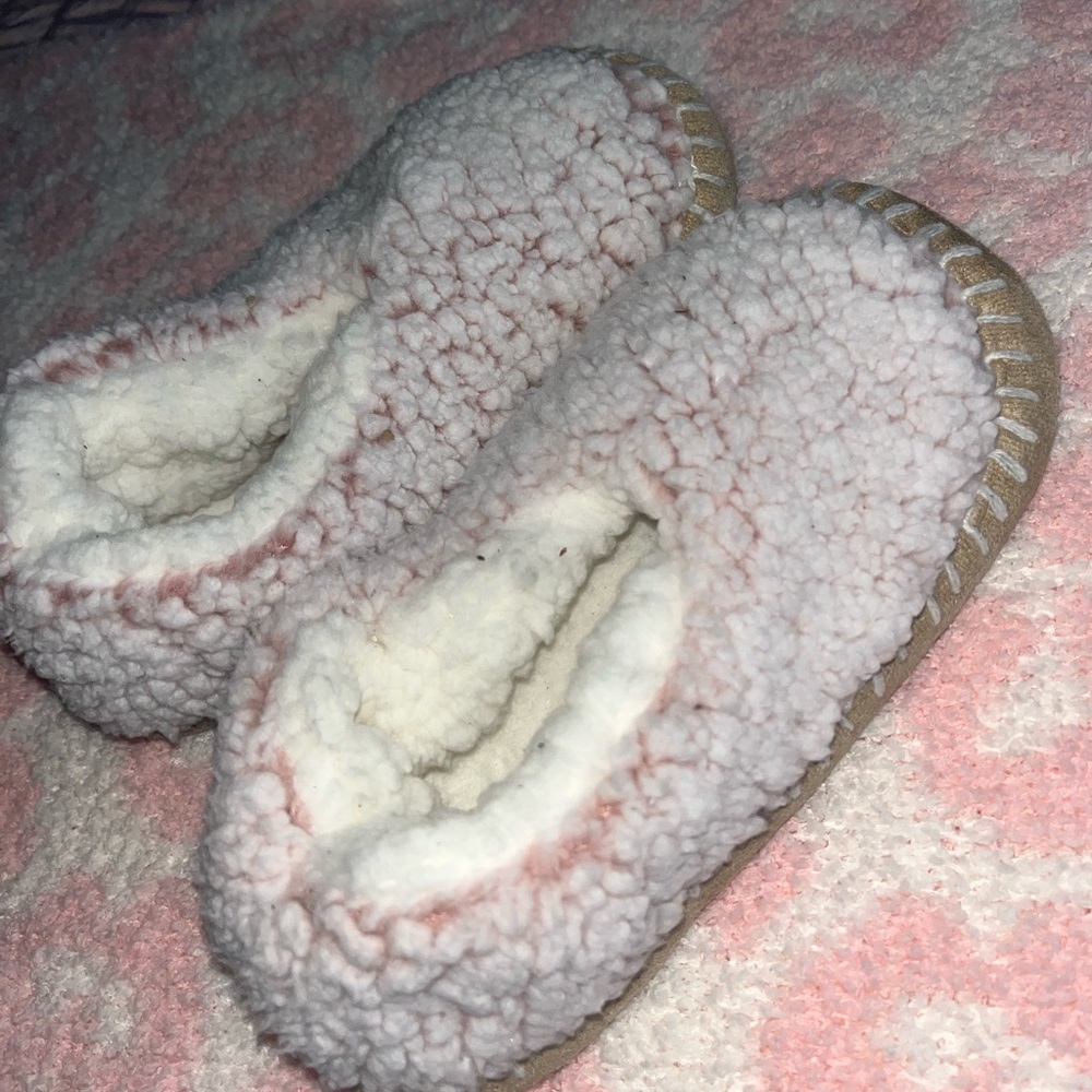 Slippers - Picture 2 of 3